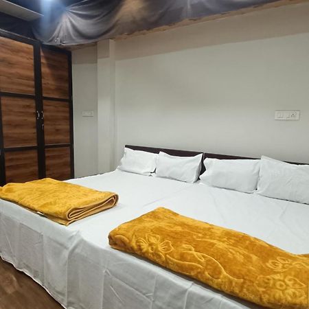 Mangaldeep Guest House Ujjain Eksteriør billede